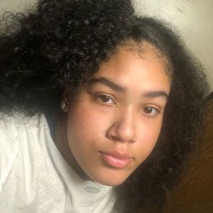 Meet your Posher, Jelaynea